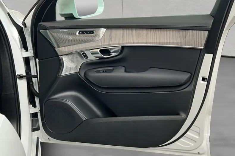 Volvo XC90 din 2025 cu 21.722 km - oferta VOL216746 - foto 20