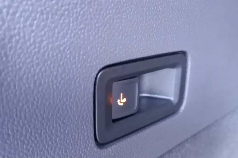 Volkswagen Multivan din 2025 cu 5.000 km - oferta VOL216766 - foto 32