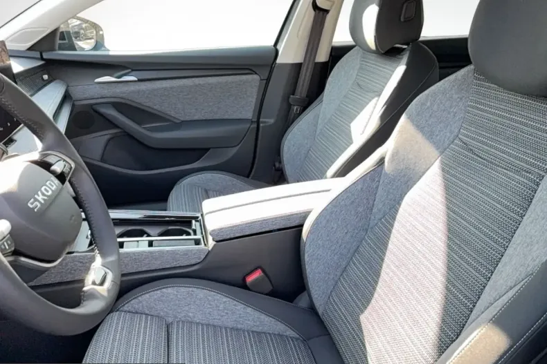 Skoda Superb din 2025 cu 5.000 km - oferta SKO216768 - foto 8