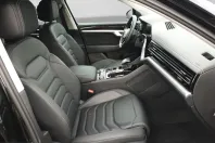 Volkswagen Touareg din 2024 cu 59.228 km - oferta VOL216774 - foto 3