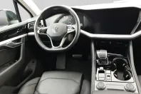 Volkswagen Touareg din 2024 cu 59.228 km - oferta VOL216774 - foto 4