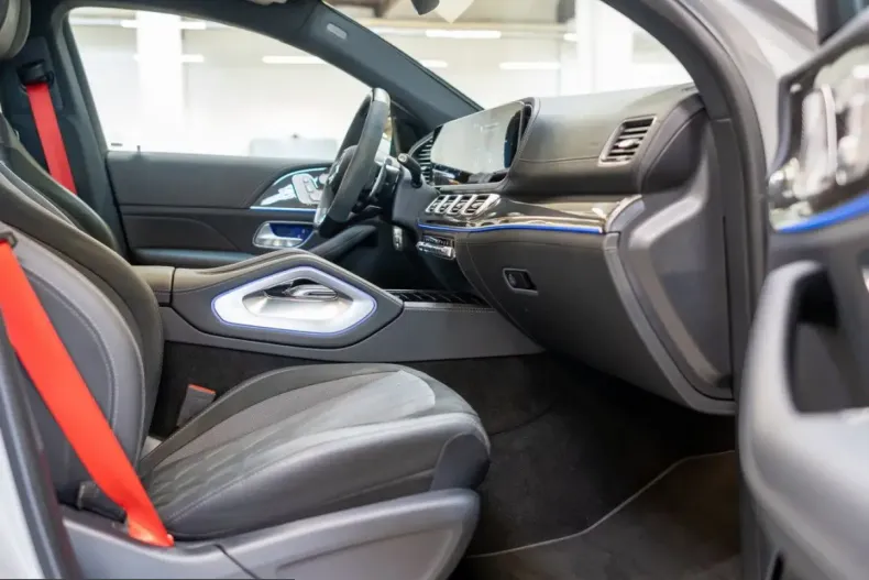 Mercedes-Benz GLE 53 AMG (Clasa GLE) din 2024 cu 29.146 km - oferta MER216781 - foto 2