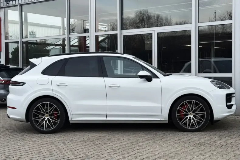 Porsche Cayenne din 2024 cu 13.410 km - oferta POR216787 - foto 8