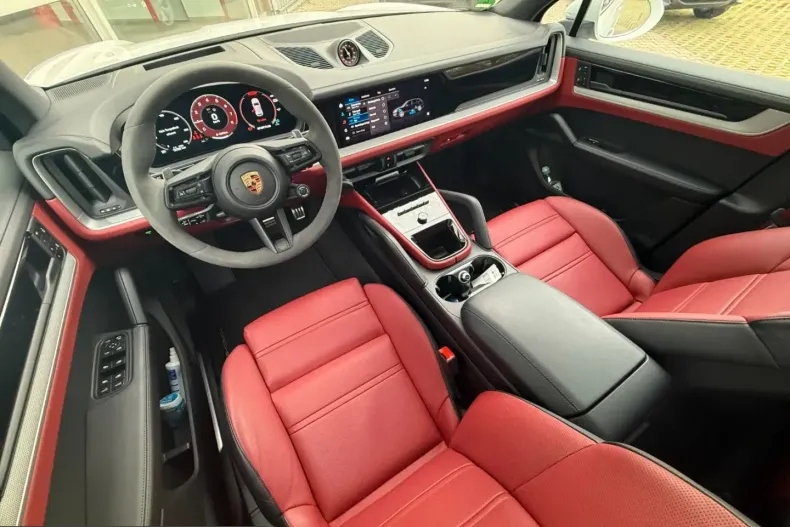 Porsche Cayenne din 2024 cu 13.410 km - oferta POR216787 - foto 9