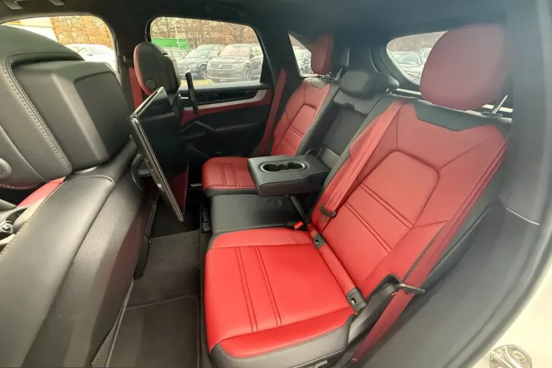 Porsche Cayenne din 2024 cu 13.410 km - oferta POR216787 - foto 16