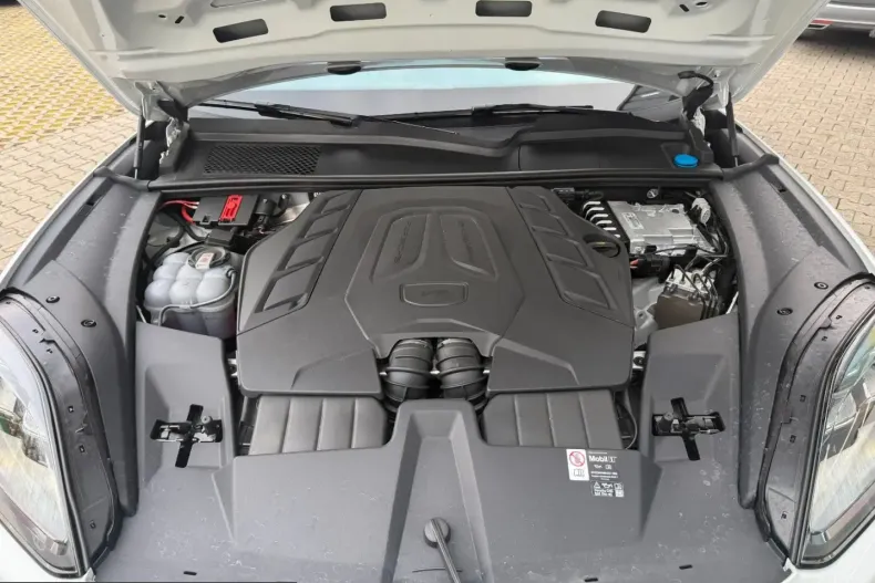 Porsche Cayenne din 2024 cu 13.410 km - oferta POR216787 - foto 21