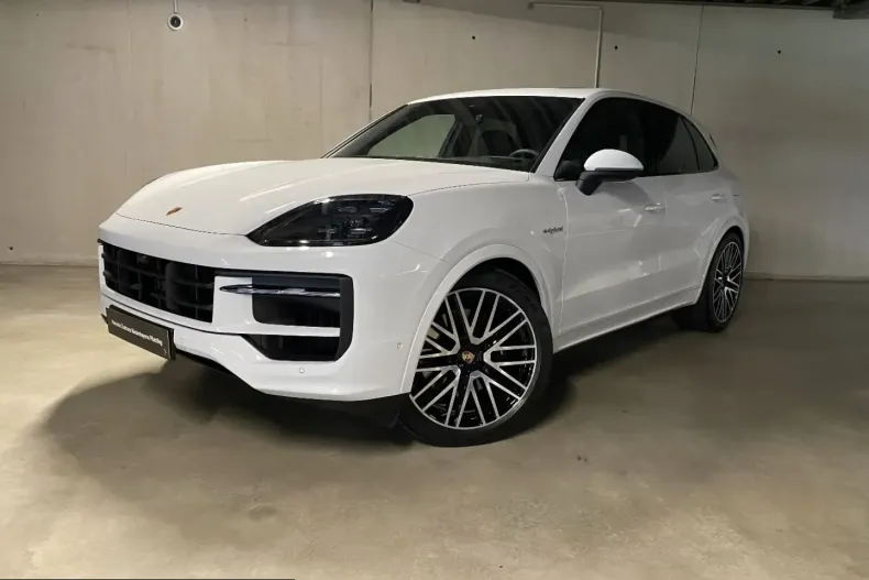 Porsche Cayenne din 2025 cu 13.900 km - oferta POR216792 - foto 1