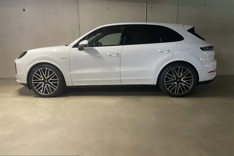 Porsche Cayenne din 2025 cu 13.900 km - oferta POR216792 - foto 2