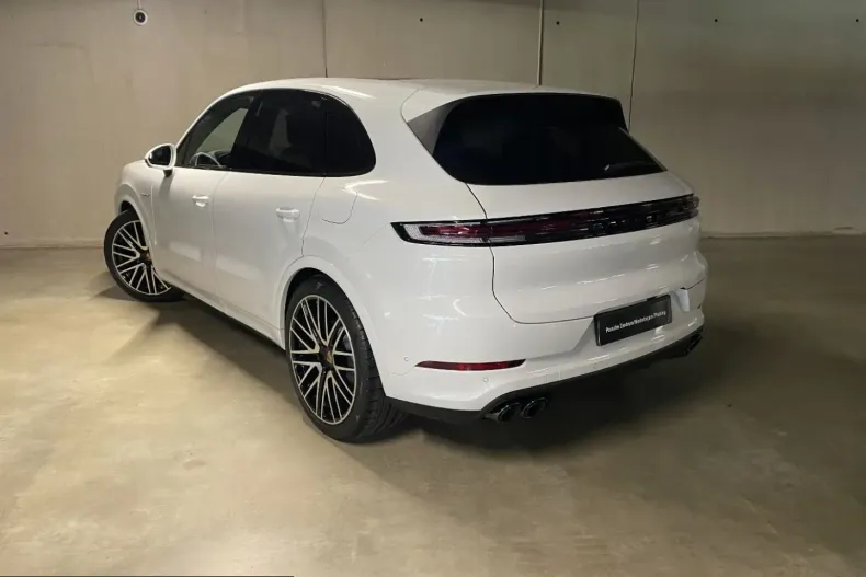 Porsche Cayenne din 2025 cu 13.900 km - oferta POR216792 - foto 3
