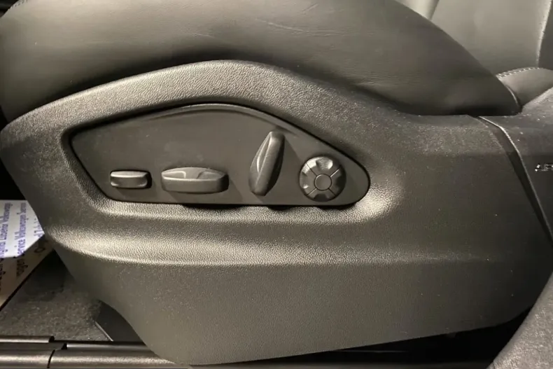 Porsche Cayenne din 2025 cu 13.900 km - oferta POR216792 - foto 26