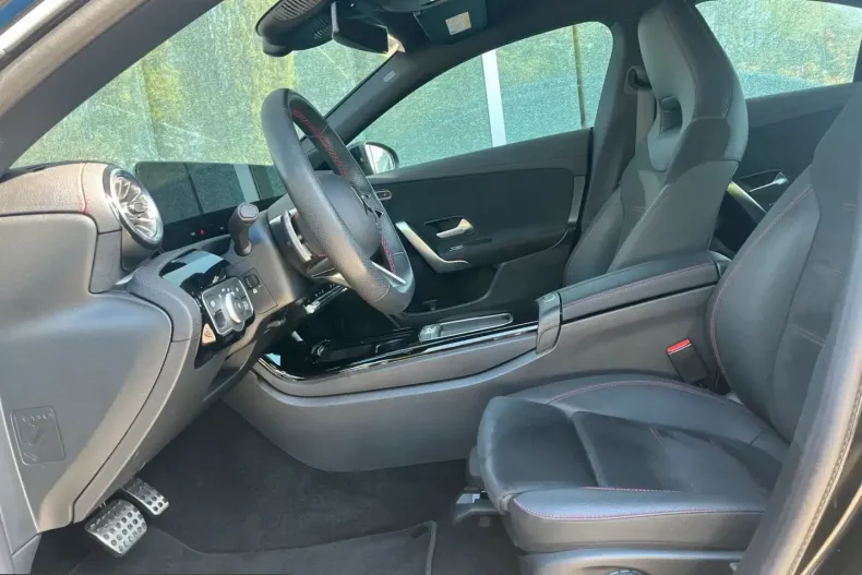 Mercedes-Benz CLA 200 (Clasa CLA) din 2025 cu 11.728 km - oferta MER216797 - foto 9