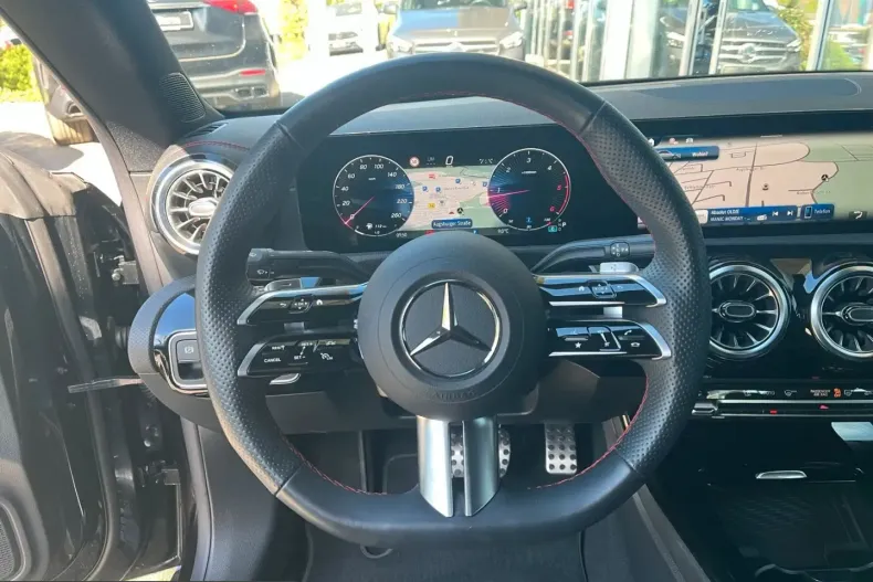 Mercedes-Benz CLA 200 (Clasa CLA) din 2025 cu 11.728 km - oferta MER216797 - foto 11