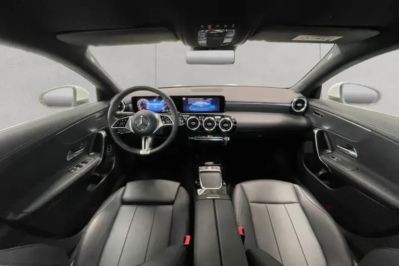 Mercedes-Benz CLA 200 (Clasa CLA) din 2025 cu 24.666 km - oferta MER216800 - foto 13