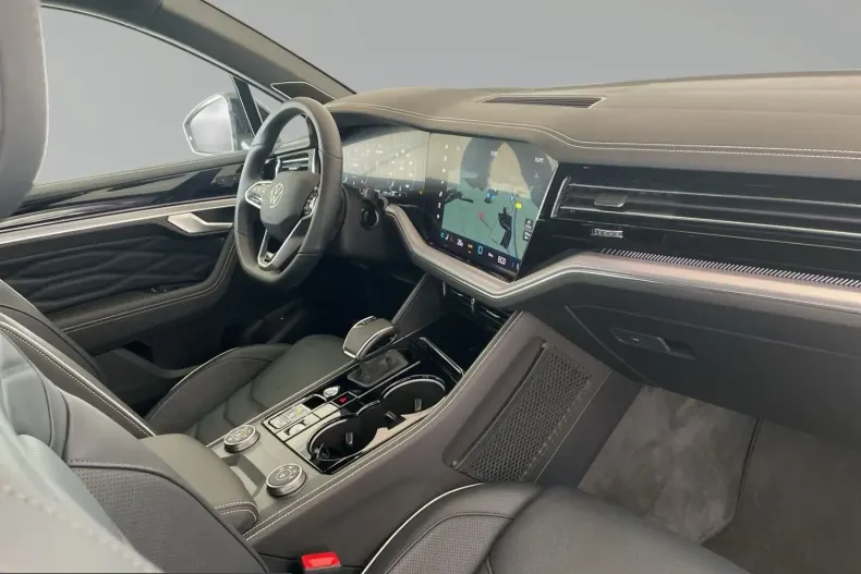 Volkswagen Touareg din 2024 cu 29.900 km - oferta VOL216802 - foto 5