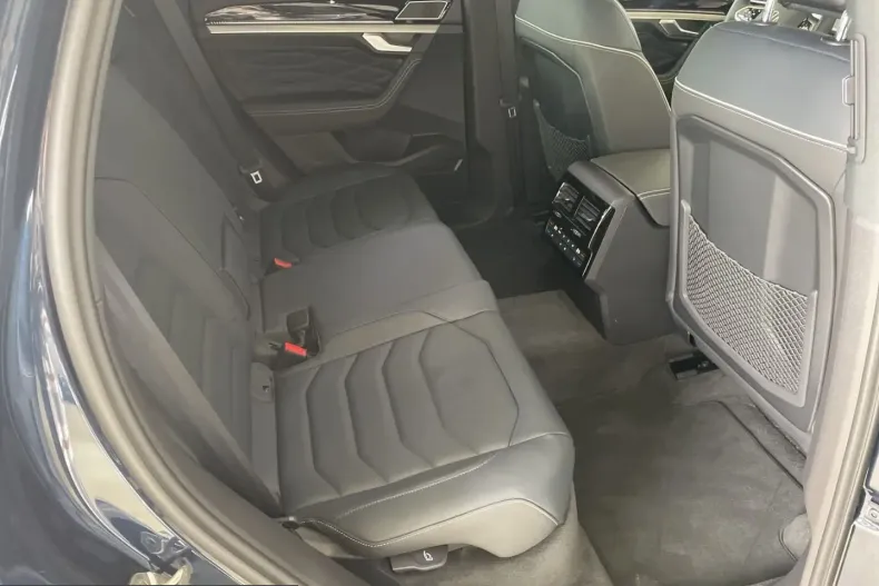 Volkswagen Touareg din 2024 cu 29.900 km - oferta VOL216802 - foto 9