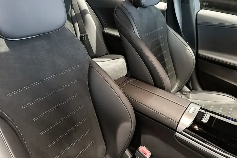 Mercedes-Benz C 200 (Clasa C) din 2024 cu 4.600 km - oferta MER216806 - foto 16
