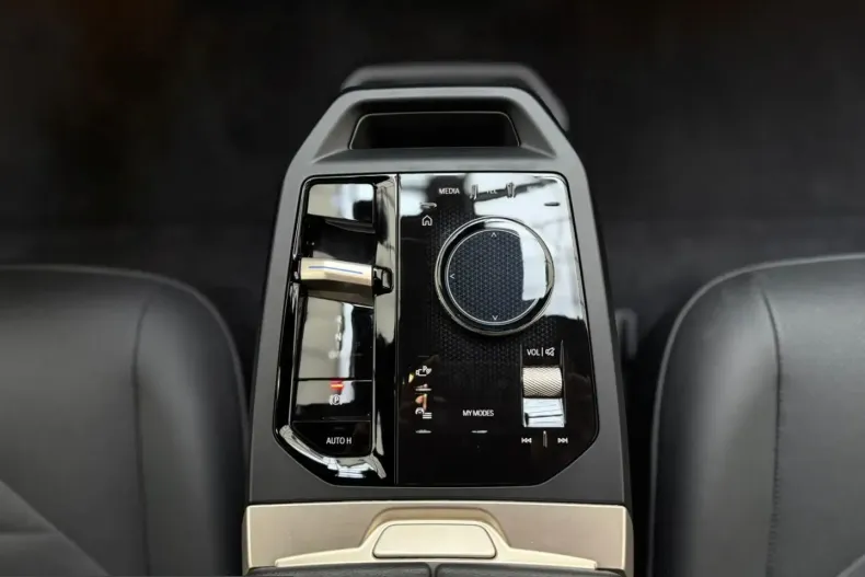 BMW iX din 2023 cu 18.653 km - oferta BMW216856 - foto 13