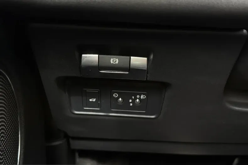 Land Rover Discovery Sport din 2022 cu 50.416 km - oferta LAN216866 - foto 12