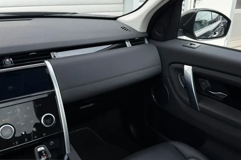 Land Rover Discovery Sport din 2022 cu 50.416 km - oferta LAN216866 - foto 29