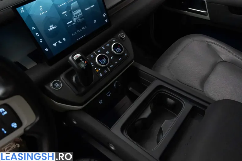 Land Rover Defender din 2022 cu 39.926 km - oferta LAN216872 - foto 25