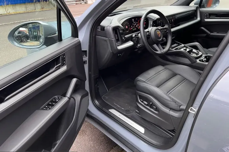 Porsche Cayenne din 2024 cu 26.200 km - oferta POR216877 - foto 4