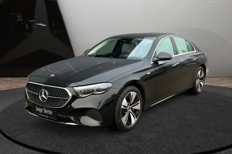 Mercedes-Benz E 300 (Clasa E) din 2025 cu 20.364 km - oferta MER216878 - foto 1