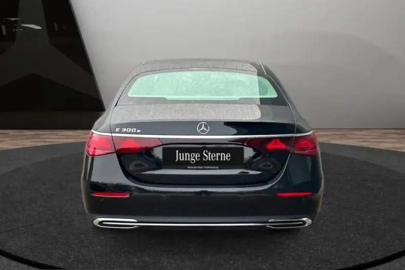 Mercedes-Benz E 300 (Clasa E) din 2025 cu 20.364 km - oferta MER216878 - foto 5