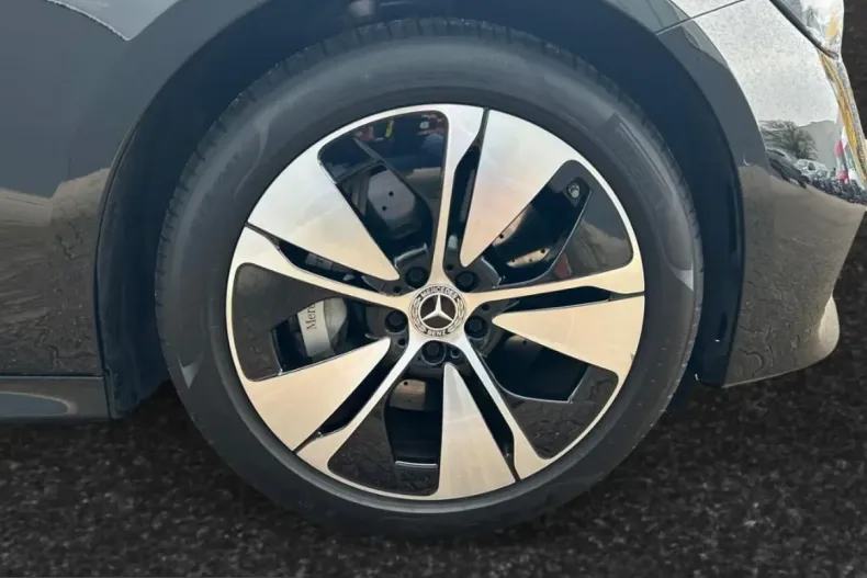 Mercedes-Benz E 300 (Clasa E) din 2025 cu 20.364 km - oferta MER216878 - foto 8
