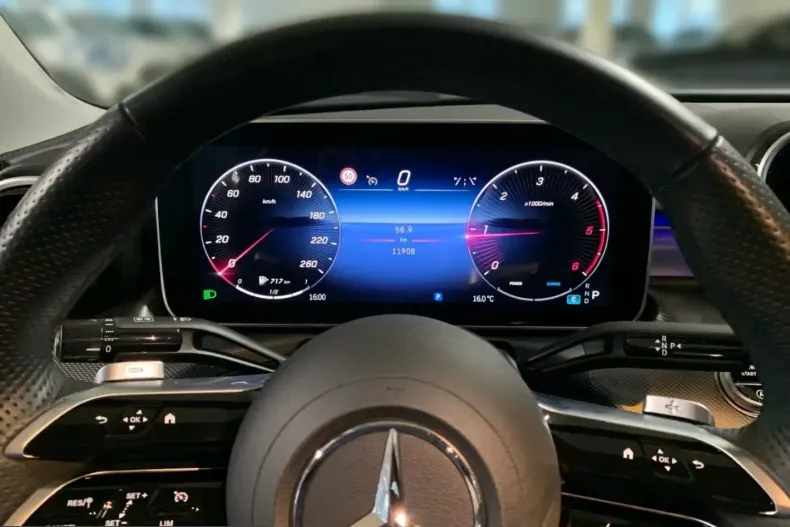Mercedes-Benz C 220 (Clasa C) din 2024 cu 11.852 km - oferta MER216926 - foto 7