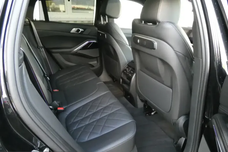 BMW X6 (Seria X) din 2024 cu 34.761 km - oferta BMW216932 - foto 13