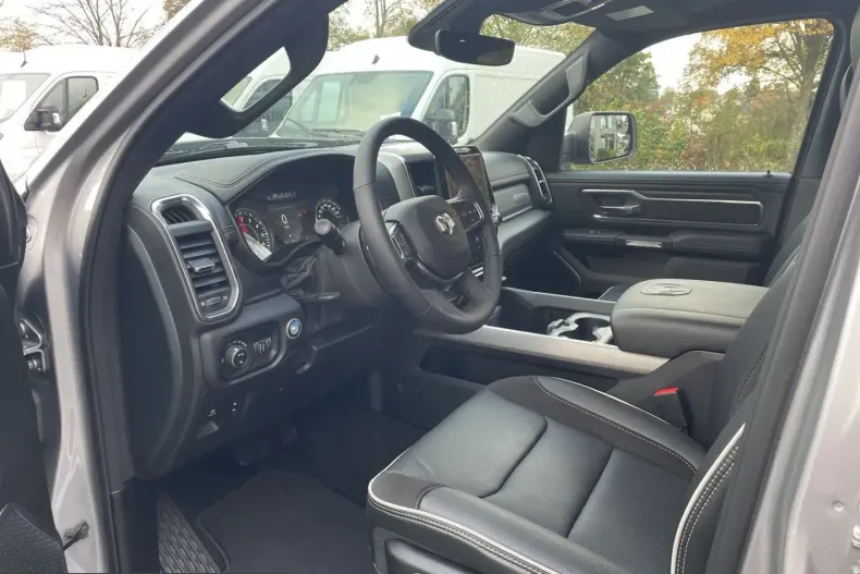 Dodge RAM din 2024 cu 5.187 km - oferta DOD216950 - foto 4