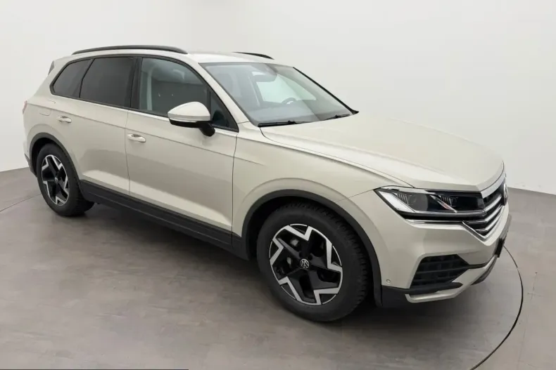Volkswagen Touareg din 2024 cu 26.170 km - oferta VOL216981 - foto 1