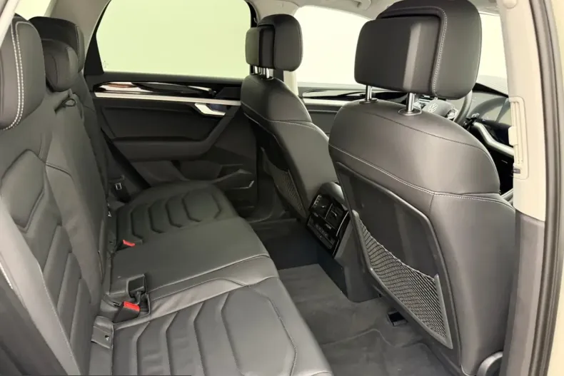 Volkswagen Touareg din 2024 cu 26.170 km - oferta VOL216981 - foto 11