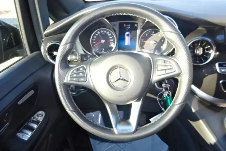 Mercedes-Benz V 220 (Clasa V) din 2023 cu 79.986 km - oferta MER216983 - foto 14