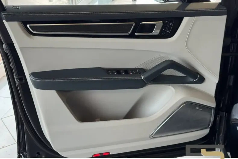 Porsche Cayenne din 2022 cu 68.996 km - oferta POR216990 - foto 11