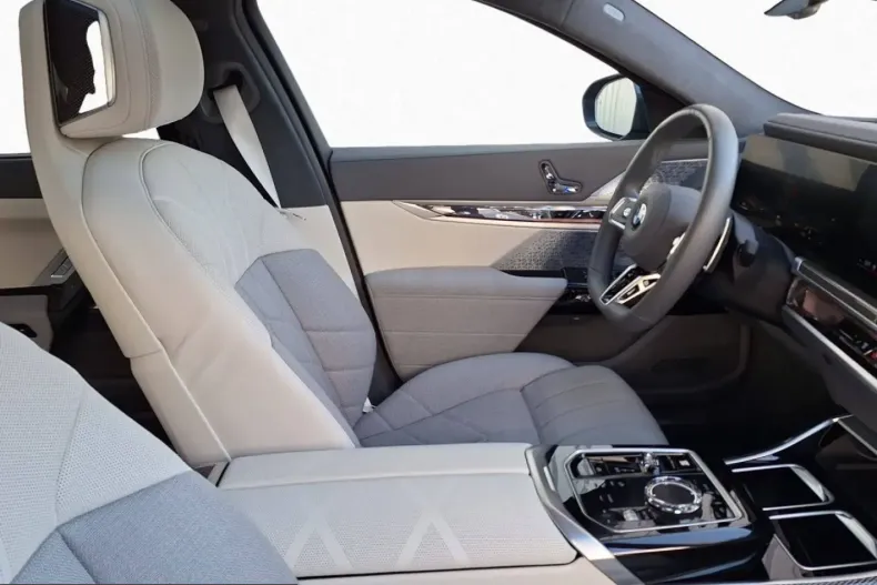 BMW 740 (Seria 7) din 2025 cu 12.714 km - oferta BMW217012 - foto 9