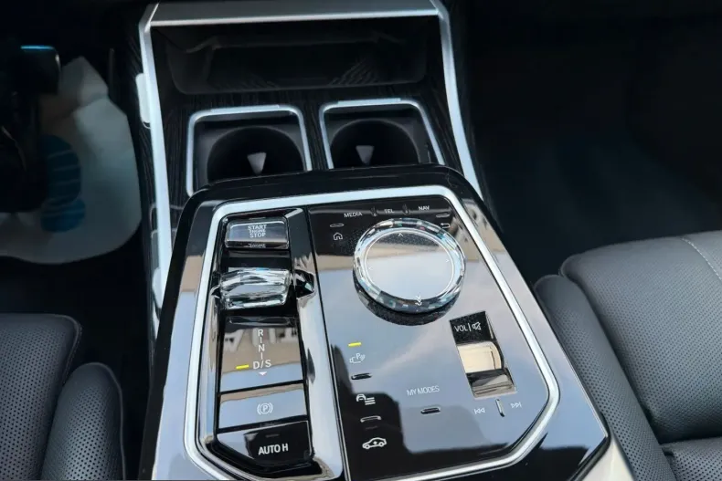 BMW 750 (Seria 7) din 2023 cu 17.188 km - oferta BMW217013 - foto 21