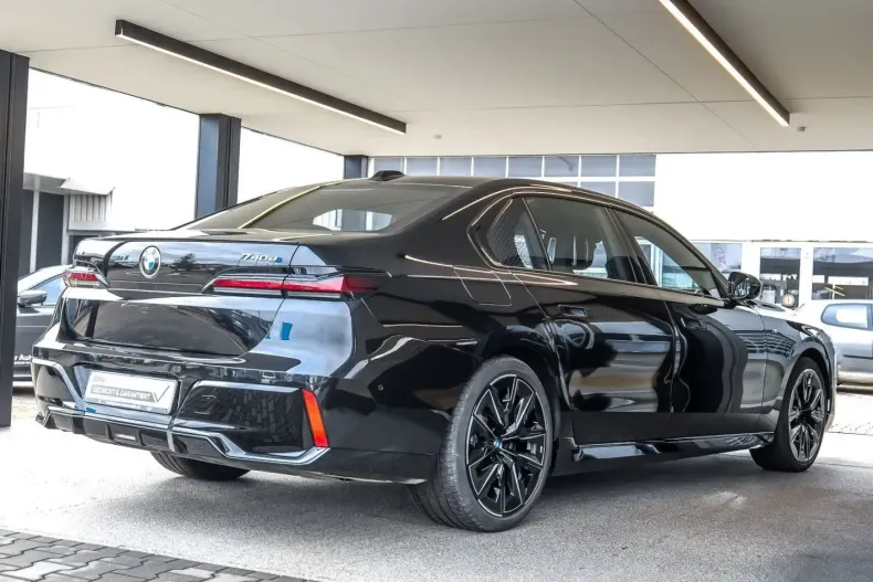 BMW 740 (Seria 7) din 2025 cu 18.810 km - oferta BMW217015 - foto 3