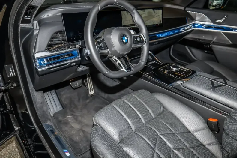 BMW 740 (Seria 7) din 2025 cu 18.810 km - oferta BMW217015 - foto 9
