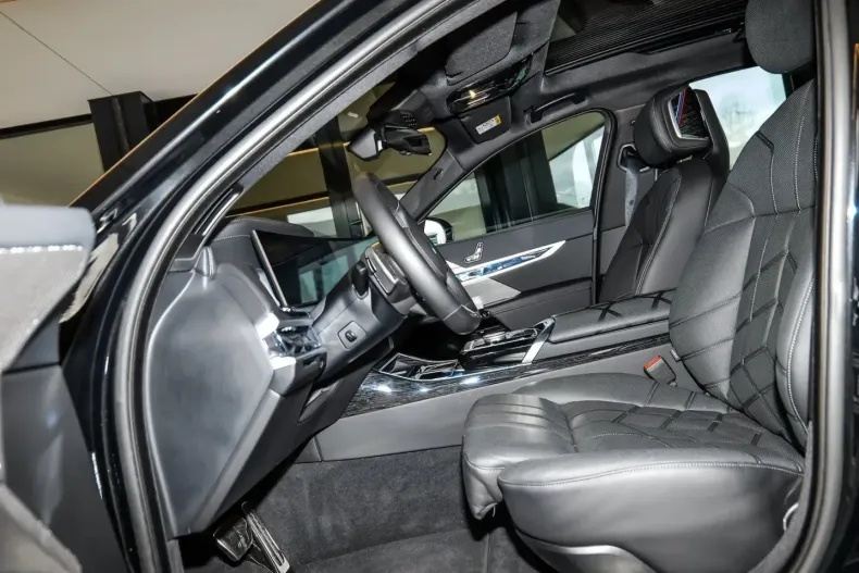 BMW 740 (Seria 7) din 2025 cu 18.810 km - oferta BMW217015 - foto 11