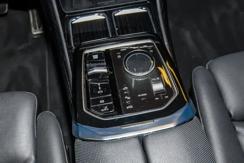 BMW 740 (Seria 7) din 2025 cu 18.810 km - oferta BMW217015 - foto 15