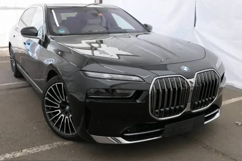 BMW 740 (Seria 7) din 2025 cu 40.006 km - oferta BMW217016 - foto 2