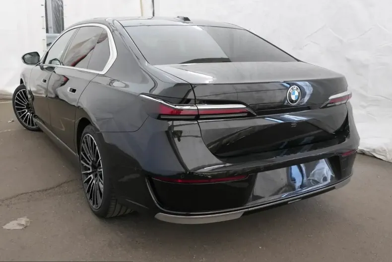 BMW 740 (Seria 7) din 2025 cu 40.006 km - oferta BMW217016 - foto 3