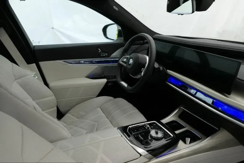 BMW 740 (Seria 7) din 2025 cu 40.006 km - oferta BMW217016 - foto 5