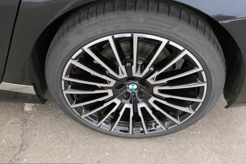 BMW 740 (Seria 7) din 2025 cu 40.006 km - oferta BMW217016 - foto 9