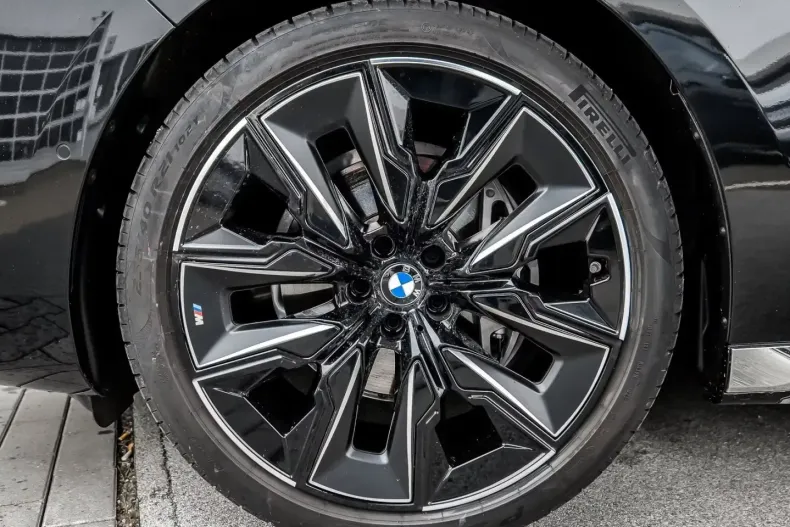 BMW 740 (Seria 7) din 2025 cu 10.110 km - oferta BMW217028 - foto 8