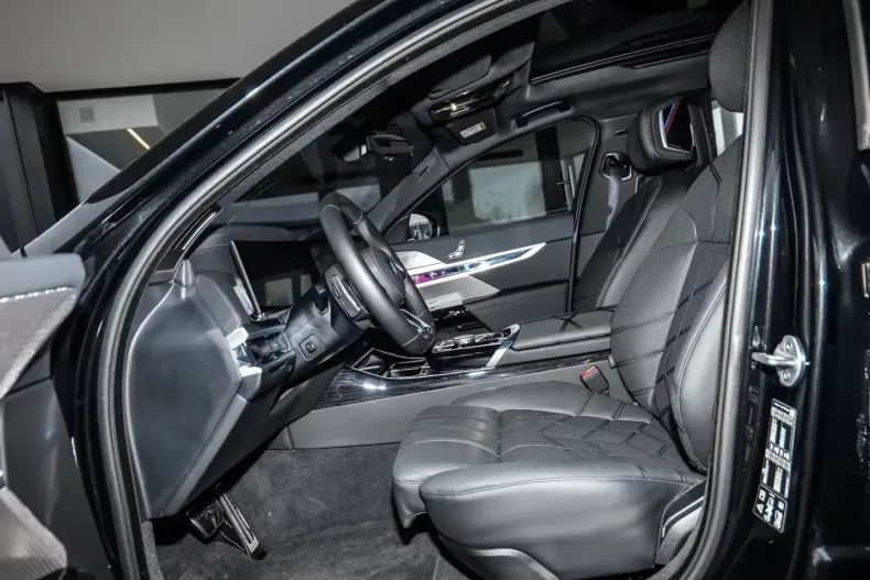 BMW 740 (Seria 7) din 2025 cu 10.110 km - oferta BMW217028 - foto 9