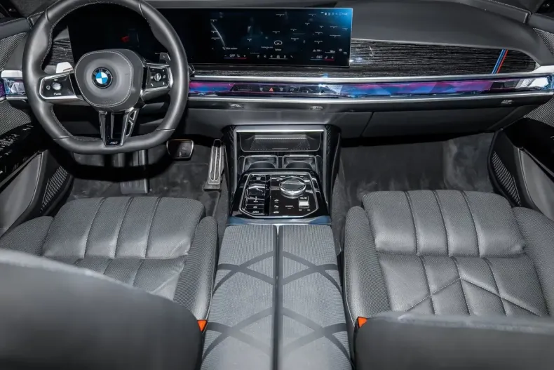 BMW 740 (Seria 7) din 2025 cu 10.110 km - oferta BMW217028 - foto 12
