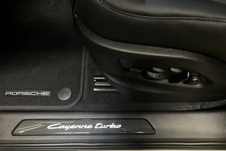 Porsche Cayenne din 2026 cu 0 km - oferta POR217033 - foto 18
