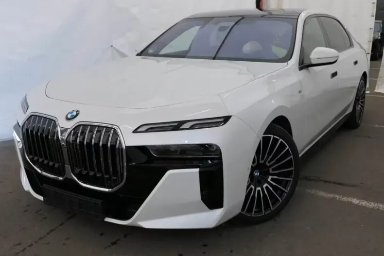 BMW 740 (Seria 7) din 2025 cu 6.349 km - oferta BMW217040 - foto 1
